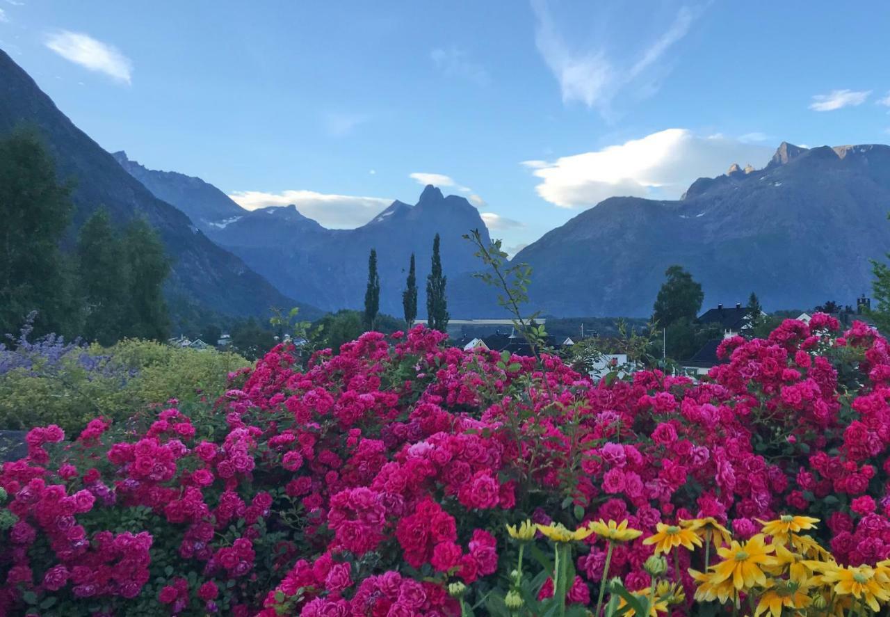 Apartment Dreamvalley Isfjorden ภายนอก รูปภาพ